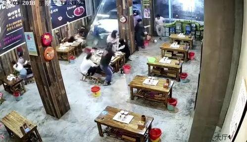 烧烤摊事件爆料视频播放,一场引发热议的街头冲突  第2张